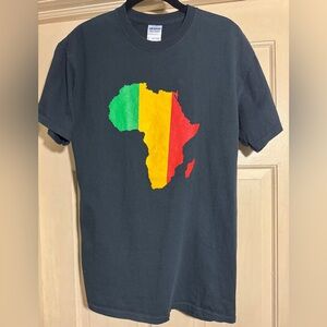 NEW Black Gildan T-Shirt w/The Country AFRICA Designed on Front~Sz Lg